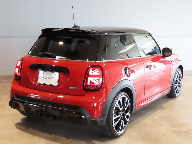 ＭＩＮＩ ジョンクーパーワークス　ジョンクーパーワークストリム　アップルカープレイインテグレーション＋ＥＴＣ２．０　パークセンサー付バックカメラ　デジタルメーター　電子サイドブレーキタイプＡＣＣ搭載　ヒータ付ダイナミカレザーコンビシート（19枚目）