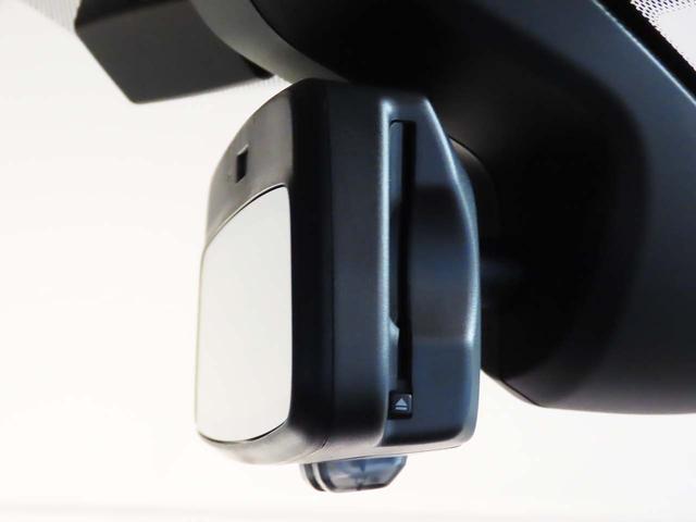 ＭＩＮＩ クーパーＤプレミアムプラスパッケージクラシックトリム　アップルカープレイインテグレーション・ＥＴＣ２．０　パークセンサー付バックカメラ　ドライビングモード　電子サイドブレーキタイプＡＣＣ搭載　ヒーター付レザレットコンビシート（13枚目）