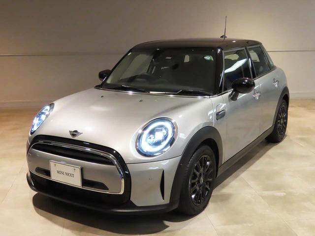 ＭＩＮＩ クーパーＤプレミアムプラスパッケージクラシックトリム　アップルカープレイインテグレーション・ＥＴＣ２．０　パークセンサー付バックカメラ　ドライビングモード　電子サイドブレーキタイプＡＣＣ搭載　ヒーター付レザレットコンビシート（15枚目）