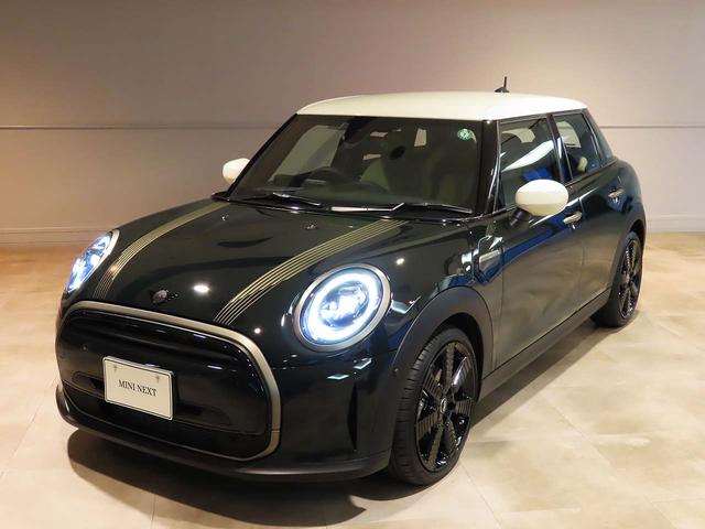 ＭＩＮＩ クーパー　レゾリュート・エディション　特別仕様＝ブラックパールライトチェッカードレザレットコンビシート＋専用エクステリア＋インテリア　衝突被害軽減ブレーキ搭載　アップルカープレイインテグレーション＋ＥＴＣ・（15枚目）
