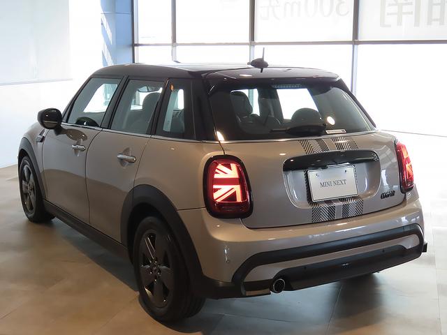 ＭＩＮＩ クーパーＤ　クラシック・トリム　認定中古車輌　禁煙ワンオーナー整備記録簿　衝突被害軽減ブレーキ搭載　フェドンストリートＥＤ専用オリジナルデカール　ＨＤＤナビ＋ＥＴＣ　パークセンサー付バックカメラ　ドライビングモード　１６ｉｎホイール（22枚目）