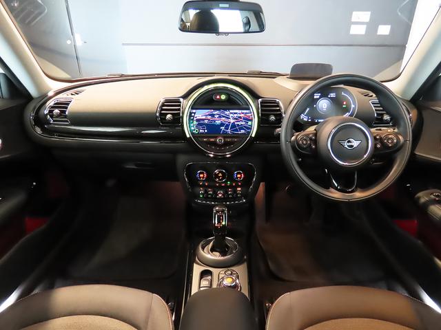 ＭＩＮＩ クーパーＤ　クラブマン　認定中古車輌　禁煙ワンオーナー整備記録簿　ＡＣＣ搭載　シートヒーター　デジタルメーター＋ヘッドアップディスプレイ　ＨＤＤナビ＋ＥＴＣ　パークセンサー付バックカメラ　キック開閉スプリットドア（2枚目）