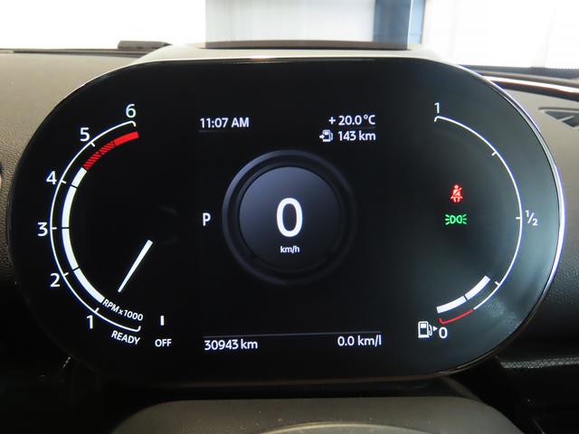 ＭＩＮＩ クーパーＤ　クラブマン　認定中古車輌　禁煙ワンオーナー整備記録簿　ＡＣＣ搭載　シートヒーター　デジタルメーター＋ヘッドアップディスプレイ　ＨＤＤナビ＋ＥＴＣ　パークセンサー付バックカメラ　キック開閉スプリットドア（10枚目）