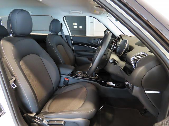 ＭＩＮＩ クーパーＤ　クラブマン　認定中古車輌　禁煙ワンオーナー整備記録簿　ＡＣＣ搭載　シートヒーター　デジタルメーター＋ヘッドアップディスプレイ　ＨＤＤナビ＋ＥＴＣ　パークセンサー付バックカメラ　キック開閉スプリットドア（12枚目）