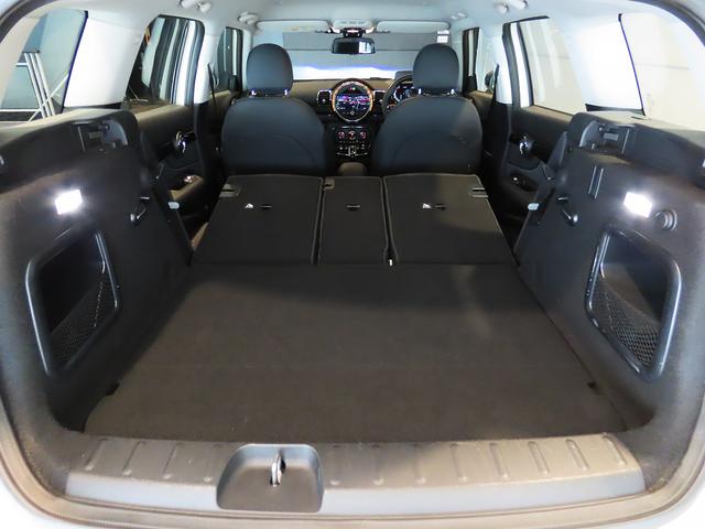ＭＩＮＩ クーパーＤ　クラブマン　認定中古車輌　禁煙ワンオーナー整備記録簿　ＡＣＣ搭載　シートヒーター　デジタルメーター＋ヘッドアップディスプレイ　ＨＤＤナビ＋ＥＴＣ　パークセンサー付バックカメラ　キック開閉スプリットドア（14枚目）