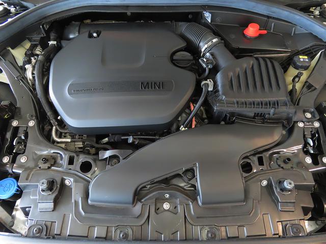 ＭＩＮＩ クーパーＤ　クラブマン　認定中古車輌　禁煙ワンオーナー整備記録簿　ＡＣＣ搭載　シートヒーター　デジタルメーター＋ヘッドアップディスプレイ　ＨＤＤナビ＋ＥＴＣ　パークセンサー付バックカメラ　キック開閉スプリットドア（27枚目）