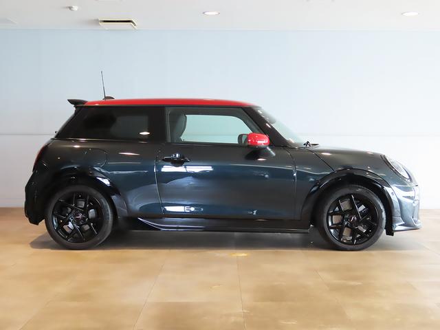 ＭＩＮＩ クーパーＳ　ジョン・クーパー・ワークス・トリム　認定中古車輌　禁煙使用ワンオーナー記録簿　　専用インテリア＋エクステリア＋１７インチＪＣＷホイール＋パドルシフト付ステアリング＋アダブティブサスペンション　Ｍパッケージ　ハーマンカードンスピーカー（20枚目）