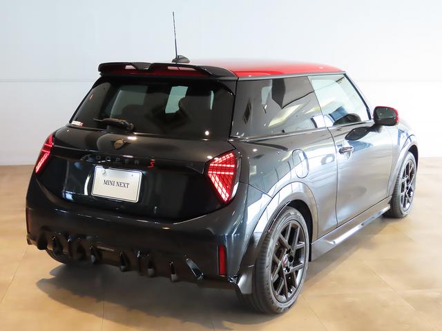 ＭＩＮＩ クーパーＳ　ジョン・クーパー・ワークス・トリム　認定中古車輌　禁煙使用ワンオーナー記録簿　　専用インテリア＋エクステリア＋１７インチＪＣＷホイール＋パドルシフト付ステアリング＋アダブティブサスペンション　Ｍパッケージ　ハーマンカードンスピーカー（23枚目）