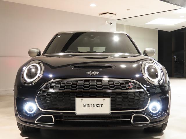 ＭＩＮＩ クーパＳＤクラブマンプレミアム＋Ｐミニユアーズトリム　認定中古車輌　禁煙ワンオーナー整備記録簿　アップルカープレイ対応ＨＤＤナビ　ＥＴＣ　パークセンサー付バックカメラ　ＡＣＣ　Ｙｏｕｒｓスタイル　１８ｉｎブリティッシュホイール　ヒーター付ブラックレザー（17枚目）