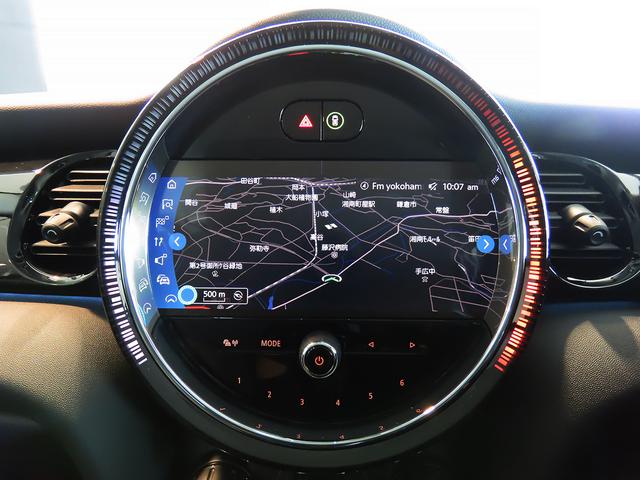 ＭＩＮＩ クーパーＳＤプレミアム＋パッケージクラシック・トリム　認定中古車輌　禁煙使用ワンオーナー記録簿　電子サイドブレーキ　ＡＣＣ　ヒーター付レザレットコンビシート　アップルカープレイ対応タッチＨＤＤナビ＋ＥＴＣ　パークセンサー付バックカメラ　ドライビングモード（6枚目）