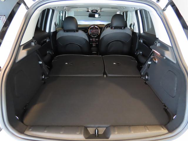 ＭＩＮＩ クーパーＳＤプレミアム＋パッケージクラシック・トリム　認定中古車輌　禁煙使用ワンオーナー記録簿　電子サイドブレーキ　ＡＣＣ　ヒーター付レザレットコンビシート　アップルカープレイ対応タッチＨＤＤナビ＋ＥＴＣ　パークセンサー付バックカメラ　ドライビングモード（14枚目）