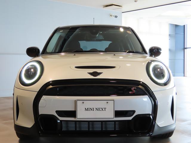 ＭＩＮＩ クーパーＳＤプレミアム＋パッケージクラシック・トリム　認定中古車輌　禁煙使用ワンオーナー記録簿　電子サイドブレーキ　ＡＣＣ　ヒーター付レザレットコンビシート　アップルカープレイ対応タッチＨＤＤナビ＋ＥＴＣ　パークセンサー付バックカメラ　ドライビングモード（15枚目）