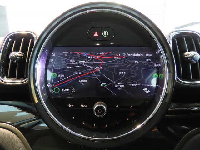 ＭＩＮＩ クーパーＳ　Ｅ　クロスオーバー　オール４　認定中古車輌　禁煙ワンオーナー整備記録簿　ＡＣＣ搭載　フロントヒーター付シート　ＭＩＮＩドライビングモード　タッチＨＤＤナビ＋ＥＴＣ　パークセンサ付バックカメラ　　キック開閉パワーテールゲート（6枚目）