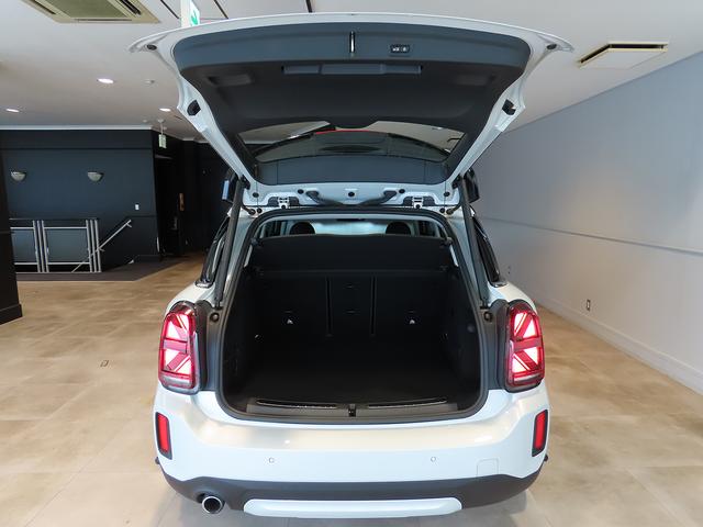 ＭＩＮＩ クーパーＳ　Ｅ　クロスオーバー　オール４　認定中古車輌　禁煙ワンオーナー整備記録簿　ＡＣＣ搭載　フロントヒーター付シート　ＭＩＮＩドライビングモード　タッチＨＤＤナビ＋ＥＴＣ　パークセンサ付バックカメラ　　キック開閉パワーテールゲート（15枚目）