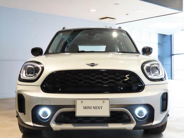 ＭＩＮＩ クーパーＳ　Ｅ　クロスオーバー　オール４　認定中古車輌　禁煙ワンオーナー整備記録簿　ＡＣＣ搭載　フロントヒーター付シート　ＭＩＮＩドライビングモード　タッチＨＤＤナビ＋ＥＴＣ　パークセンサ付バックカメラ　　キック開閉パワーテールゲート（17枚目）