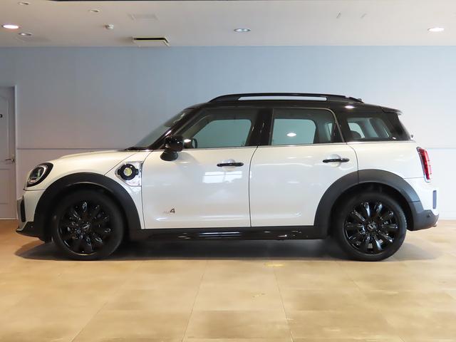 ＭＩＮＩ クーパーＳ　Ｅ　クロスオーバー　オール４　認定中古車輌　禁煙ワンオーナー整備記録簿　ＡＣＣ搭載　フロントヒーター付シート　ＭＩＮＩドライビングモード　タッチＨＤＤナビ＋ＥＴＣ　パークセンサ付バックカメラ　　キック開閉パワーテールゲート（19枚目）