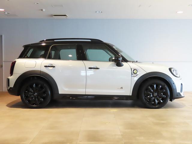 ＭＩＮＩ クーパーＳ　Ｅ　クロスオーバー　オール４　認定中古車輌　禁煙ワンオーナー整備記録簿　ＡＣＣ搭載　フロントヒーター付シート　ＭＩＮＩドライビングモード　タッチＨＤＤナビ＋ＥＴＣ　パークセンサ付バックカメラ　　キック開閉パワーテールゲート（20枚目）