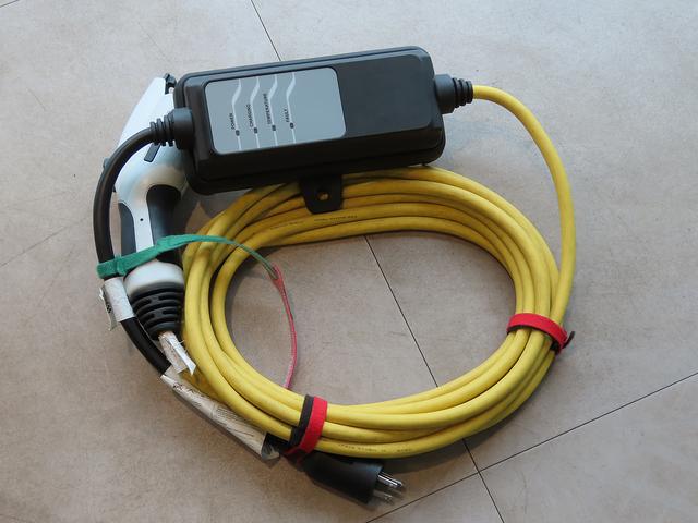 ＭＩＮＩ クーパーＳ　Ｅ　クロスオーバー　オール４　認定中古車輌　禁煙ワンオーナー整備記録簿　ＡＣＣ搭載　フロントヒーター付シート　ＭＩＮＩドライビングモード　タッチＨＤＤナビ＋ＥＴＣ　パークセンサ付バックカメラ　　キック開閉パワーテールゲート（24枚目）