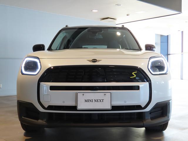 ＭＩＮＩ カントリーマンＳＥオール４　クラシック・トリム　認定中古車輌　禁煙使用ワンオーナー記録簿　クラシックトリムＭパッケージブラック内装＋各専用装飾パーツ　ハーマンカードンスピーカー＋ブラックパワーシート＋１８ｉｎアステロイドホイール＋プライバシーガラス（18枚目）