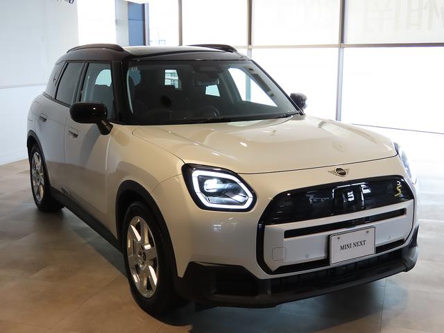 ＭＩＮＩ カントリーマンＳＥオール４　クラシック・トリム　認定中古車輌　禁煙使用ワンオーナー記録簿　クラシックトリムＭパッケージブラック内装＋各専用装飾パーツ　ハーマンカードンスピーカー＋ブラックパワーシート＋１８ｉｎアステロイドホイール＋プライバシーガラス（19枚目）