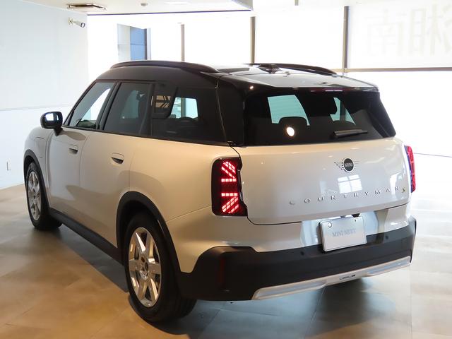 ＭＩＮＩ カントリーマンＳＥオール４　クラシック・トリム　認定中古車輌　禁煙使用ワンオーナー記録簿　クラシックトリムＭパッケージブラック内装＋各専用装飾パーツ　ハーマンカードンスピーカー＋ブラックパワーシート＋１８ｉｎアステロイドホイール＋プライバシーガラス（22枚目）