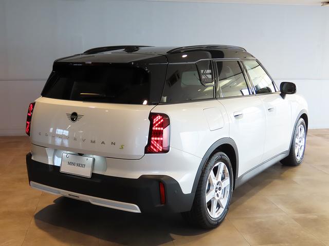 ＭＩＮＩ カントリーマンＳＥオール４　クラシック・トリム　認定中古車輌　禁煙使用ワンオーナー記録簿　クラシックトリムＭパッケージブラック内装＋各専用装飾パーツ　ハーマンカードンスピーカー＋ブラックパワーシート＋１８ｉｎアステロイドホイール＋プライバシーガラス（24枚目）