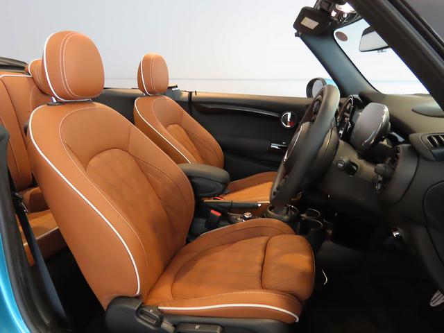 ＭＩＮＩ ジョンクーパーワークス　コンバーチブル　認定中古車輌　禁煙ワンオーナー整備記録簿　ＡＣＣ搭載　ヒーター付モルトブラウンレザーシート　走行距離０．５万キロ　タッチＨＤＤナビ　ＥＴＣ　パークセンサー付バックカメラ　ヘッドアップディスプレイ（12枚目）