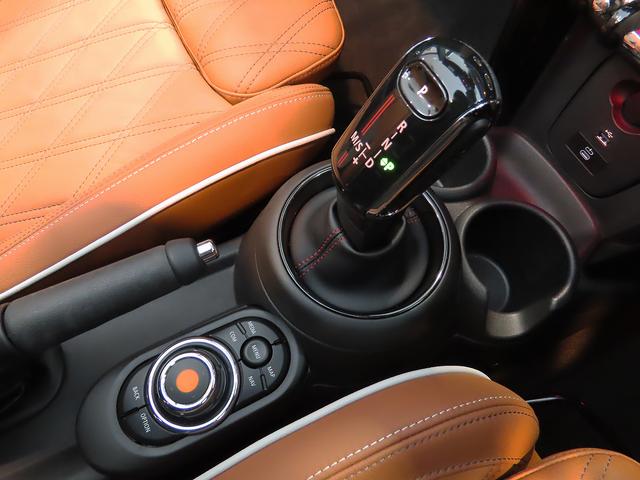 ＭＩＮＩ ジョンクーパーワークス　コンバーチブル　認定中古車輌　禁煙ワンオーナー整備記録簿　ＡＣＣ搭載　ヒーター付モルトブラウンレザーシート　走行距離０．５万キロ　タッチＨＤＤナビ　ＥＴＣ　パークセンサー付バックカメラ　ヘッドアップディスプレイ（16枚目）