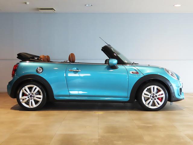 ＭＩＮＩ ジョンクーパーワークス　コンバーチブル　認定中古車輌　禁煙ワンオーナー整備記録簿　ＡＣＣ搭載　ヒーター付モルトブラウンレザーシート　走行距離０．５万キロ　タッチＨＤＤナビ　ＥＴＣ　パークセンサー付バックカメラ　ヘッドアップディスプレイ（21枚目）