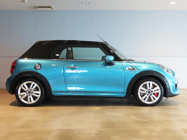 ＭＩＮＩ ジョンクーパーワークス　コンバーチブル　認定中古車輌　禁煙ワンオーナー整備記録簿　ＡＣＣ搭載　ヒーター付モルトブラウンレザーシート　走行距離０．５万キロ　タッチＨＤＤナビ　ＥＴＣ　パークセンサー付バックカメラ　ヘッドアップディスプレイ（23枚目）