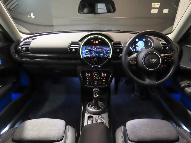 ＭＩＮＩ クーパーＳ　クラブマン　オール４　クラシック・トリム　認定中古車輌　禁煙ワンオーナー整備記録簿　ＡＣＣ搭載　ヒーター付レザレットコンビシート　デジタルメーター　タッチパネルＨＤＤナビ＋ＥＴＣ　前後パークセンサー付バックカメラ　キック開閉付スプリットドア（2枚目）