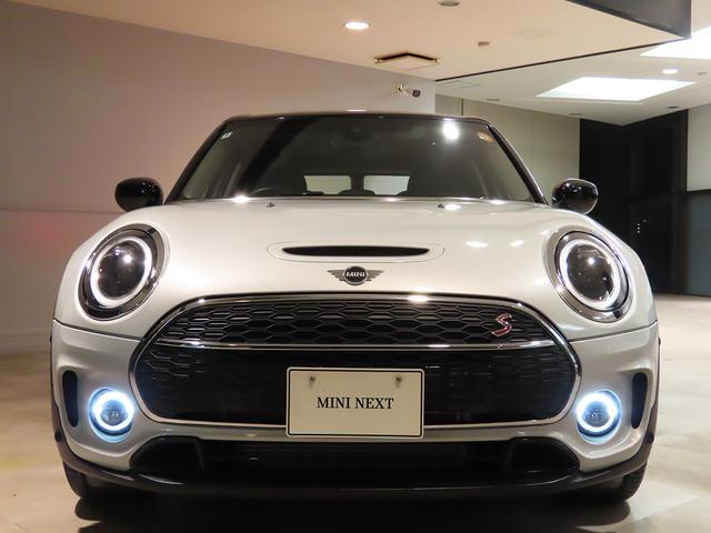 ＭＩＮＩ クーパーＳ　クラブマン　オール４　クラシック・トリム　認定中古車輌　禁煙ワンオーナー整備記録簿　ＡＣＣ搭載　ヒーター付レザレットコンビシート　デジタルメーター　タッチパネルＨＤＤナビ＋ＥＴＣ　前後パークセンサー付バックカメラ　キック開閉付スプリットドア（16枚目）