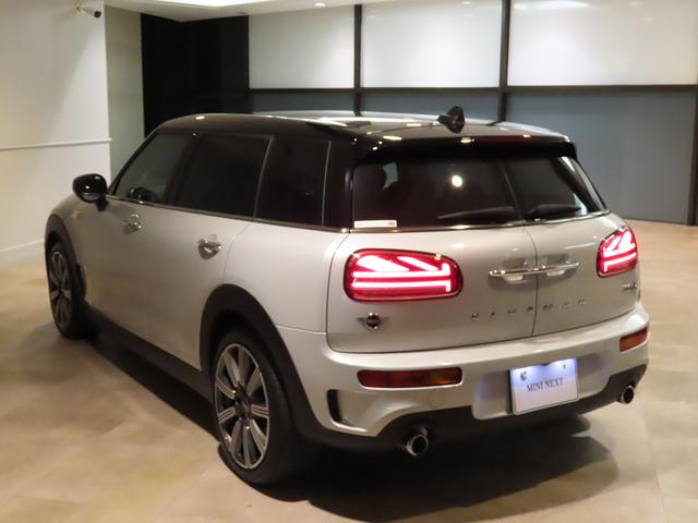 ＭＩＮＩ クーパーＳ　クラブマン　オール４　クラシック・トリム　認定中古車輌　禁煙ワンオーナー整備記録簿　ＡＣＣ搭載　ヒーター付レザレットコンビシート　デジタルメーター　タッチパネルＨＤＤナビ＋ＥＴＣ　前後パークセンサー付バックカメラ　キック開閉付スプリットドア（22枚目）