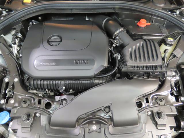 ＭＩＮＩ クーパーＳ　クラブマン　オール４　クラシック・トリム　認定中古車輌　禁煙ワンオーナー整備記録簿　ＡＣＣ搭載　ヒーター付レザレットコンビシート　デジタルメーター　タッチパネルＨＤＤナビ＋ＥＴＣ　前後パークセンサー付バックカメラ　キック開閉付スプリットドア（27枚目）
