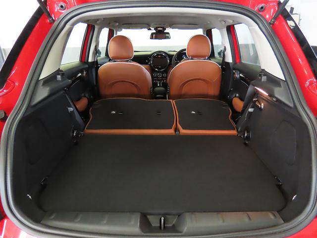 ＭＩＮＩ クーパーＳ　クラシック・トリム　認定中古車輌　禁煙ワンオーナー整備記録簿　衝突被害軽減ブレーキ搭載　ヒーター付モルトブラウンレザーシート　アップルカープレイインテグレーション＋ＥＴＣ　パークセンサー付バックカメラ　デジタルメーター（14枚目）