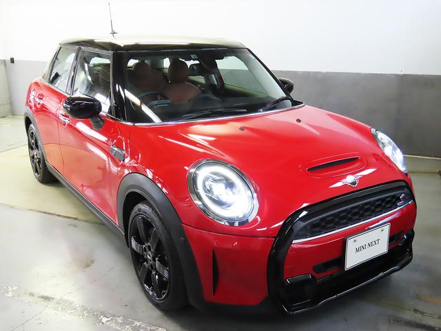 ＭＩＮＩ クーパーＳ　クラシック・トリム　認定中古車輌　禁煙ワンオーナー整備記録簿　衝突被害軽減ブレーキ搭載　ヒーター付モルトブラウンレザーシート　アップルカープレイインテグレーション＋ＥＴＣ　パークセンサー付バックカメラ　デジタルメーター（18枚目）