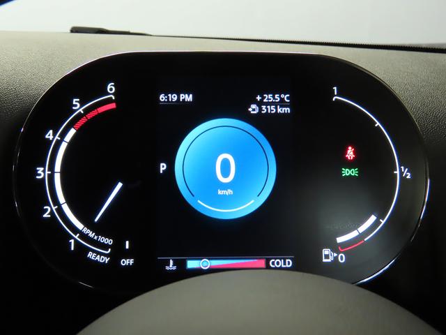 ＭＩＮＩ クーパーＤクロスオーバープレミアム＋Ｐクラシクトリム　認定中古車輌　禁煙使用定期点検整備記録簿　ＡＣＣ搭載　ヒーター付モルトブラウンレザーシート　パワーテールゲート　アップルカープレイ対応タッチＨＤＤナビ　パークセンサー付バックカメラ　ピクニックベンチ（10枚目）