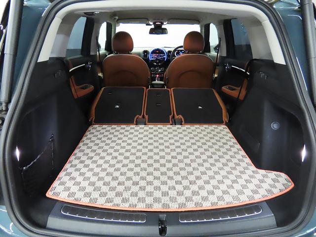 ＭＩＮＩ クーパーＤクロスオーバープレミアム＋Ｐクラシクトリム　認定中古車輌　禁煙使用定期点検整備記録簿　ＡＣＣ搭載　ヒーター付モルトブラウンレザーシート　パワーテールゲート　アップルカープレイ対応タッチＨＤＤナビ　パークセンサー付バックカメラ　ピクニックベンチ（13枚目）