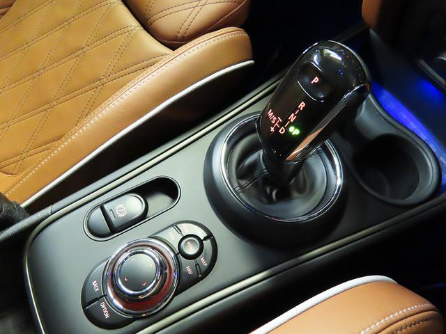 ＭＩＮＩ クーパーＤクロスオーバープレミアム＋Ｐクラシクトリム　認定中古車輌　禁煙使用定期点検整備記録簿　ＡＣＣ搭載　ヒーター付モルトブラウンレザーシート　パワーテールゲート　アップルカープレイ対応タッチＨＤＤナビ　パークセンサー付バックカメラ　ピクニックベンチ（15枚目）