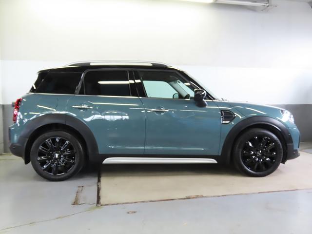 ＭＩＮＩ クーパーＤクロスオーバープレミアム＋Ｐクラシクトリム　認定中古車輌　禁煙使用定期点検整備記録簿　ＡＣＣ搭載　ヒーター付モルトブラウンレザーシート　パワーテールゲート　アップルカープレイ対応タッチＨＤＤナビ　パークセンサー付バックカメラ　ピクニックベンチ（21枚目）