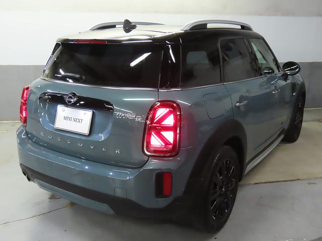 ＭＩＮＩ クーパーＤクロスオーバープレミアム＋Ｐクラシクトリム　認定中古車輌　禁煙使用定期点検整備記録簿　ＡＣＣ搭載　ヒーター付モルトブラウンレザーシート　パワーテールゲート　アップルカープレイ対応タッチＨＤＤナビ　パークセンサー付バックカメラ　ピクニックベンチ（22枚目）