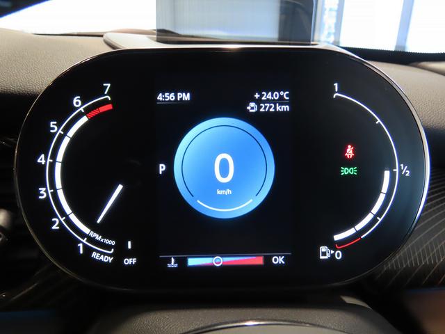 MINI クーパー レゾリュート・エディション 認定中古車輌 禁煙ワンオーナー整備記録簿 特別仕様 外観カラー+各意匠+18inホイール+ヒーター付コンビシート 衝突被害軽減ブレーキ アップルカープレイイ ETC パークセンサー付バックカメラ(10枚目)