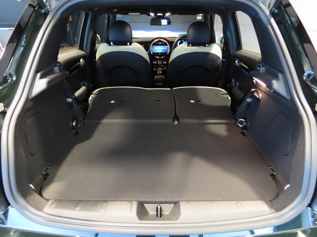 MINI クーパー レゾリュート・エディション 認定中古車輌 禁煙ワンオーナー整備記録簿 特別仕様 外観カラー+各意匠+18inホイール+ヒーター付コンビシート 衝突被害軽減ブレーキ アップルカープレイイ ETC パークセンサー付バックカメラ(13枚目)