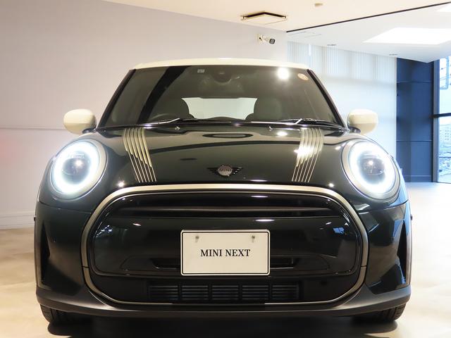 MINI クーパー レゾリュート・エディション 認定中古車輌 禁煙ワンオーナー整備記録簿 特別仕様 外観カラー+各意匠+18inホイール+ヒーター付コンビシート 衝突被害軽減ブレーキ アップルカープレイイ ETC パークセンサー付バックカメラ(16枚目)
