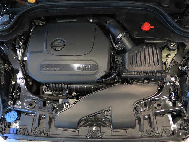MINI クーパー レゾリュート・エディション 認定中古車輌 禁煙ワンオーナー整備記録簿 特別仕様 外観カラー+各意匠+18inホイール+ヒーター付コンビシート 衝突被害軽減ブレーキ アップルカープレイイ ETC パークセンサー付バックカメラ(26枚目)
