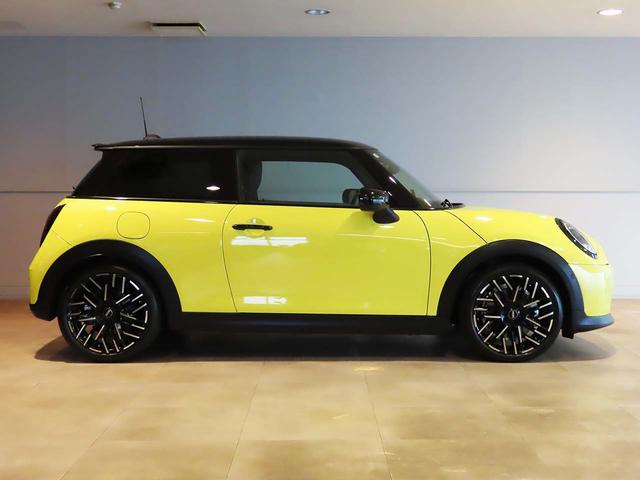 MINI クーパーS フェイバリット・トリム 認定中古車輌 禁煙使用ワンオーナー記録簿 フェイバードトリム ナイトシェード内装+フラッシュAW Mパッケージ ハーマンカードンスピーカー+プライバシーガラス+インテリアカメラ ACC ナビ+ETC(22枚目)