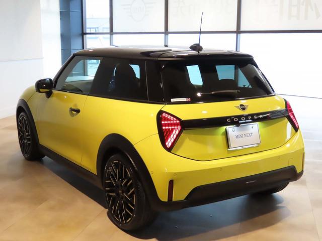 MINI クーパーS フェイバリット・トリム 認定中古車輌 禁煙使用ワンオーナー記録簿 フェイバードトリム ナイトシェード内装+フラッシュAW Mパッケージ ハーマンカードンスピーカー+プライバシーガラス+インテリアカメラ ACC ナビ+ETC(25枚目)