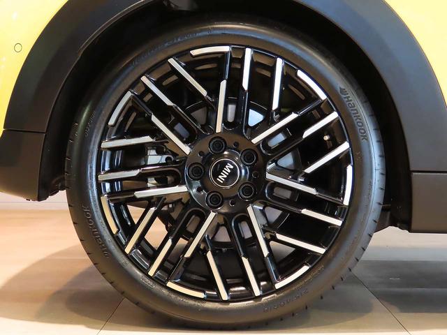 MINI クーパーS フェイバリット・トリム 認定中古車輌 禁煙使用ワンオーナー記録簿 フェイバードトリム ナイトシェード内装+フラッシュAW Mパッケージ ハーマンカードンスピーカー+プライバシーガラス+インテリアカメラ ACC ナビ+ETC(26枚目)