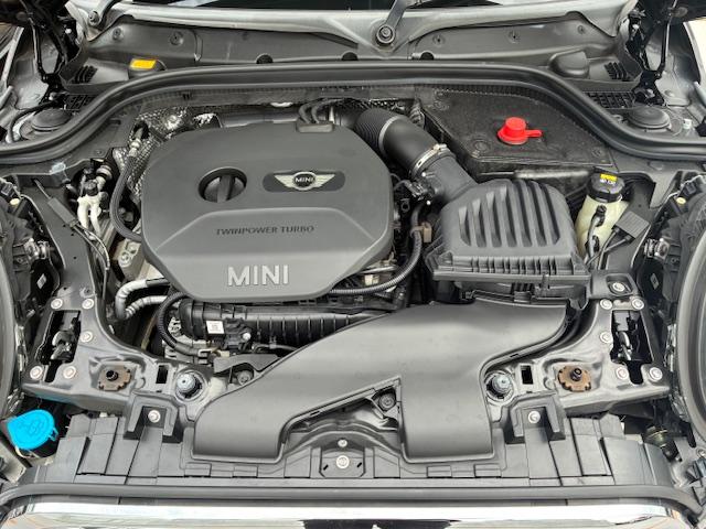 ＭＩＮＩ クーパー　認定中古車輌　禁煙ワンオーナー整備記録簿　実走３．７万キロ　ＨＤＤナビ＋グローブボックス内ＥＴＣ　ＭＩＮＩドライビングモード　ＬＥＤオートヘッドライト　１６インチビクトリースポークブラックホイール（20枚目）