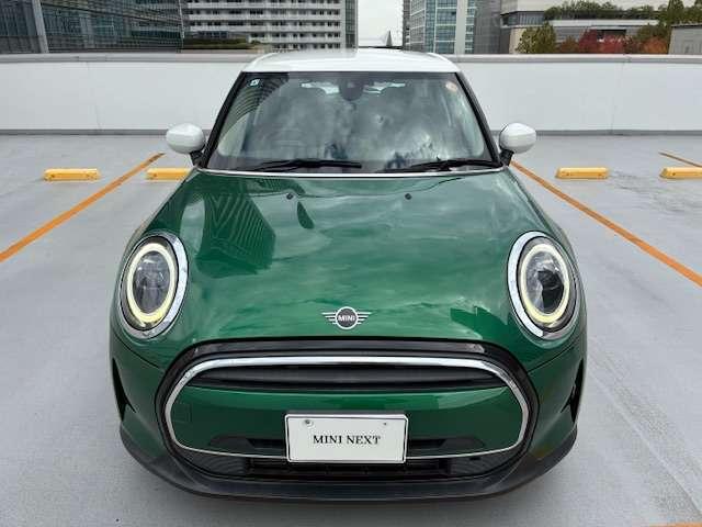 ＭＩＮＩ クーパーＤ　認定中古車輌　禁煙ワンオーナー整備記録簿　電子サイドブレーキタイプＡＣＣ搭載　デジタルメーター　１６ｉｎホイール　　アップルカープレイ　パークセンサー付バックカメラ　ドライビングモード（12枚目）